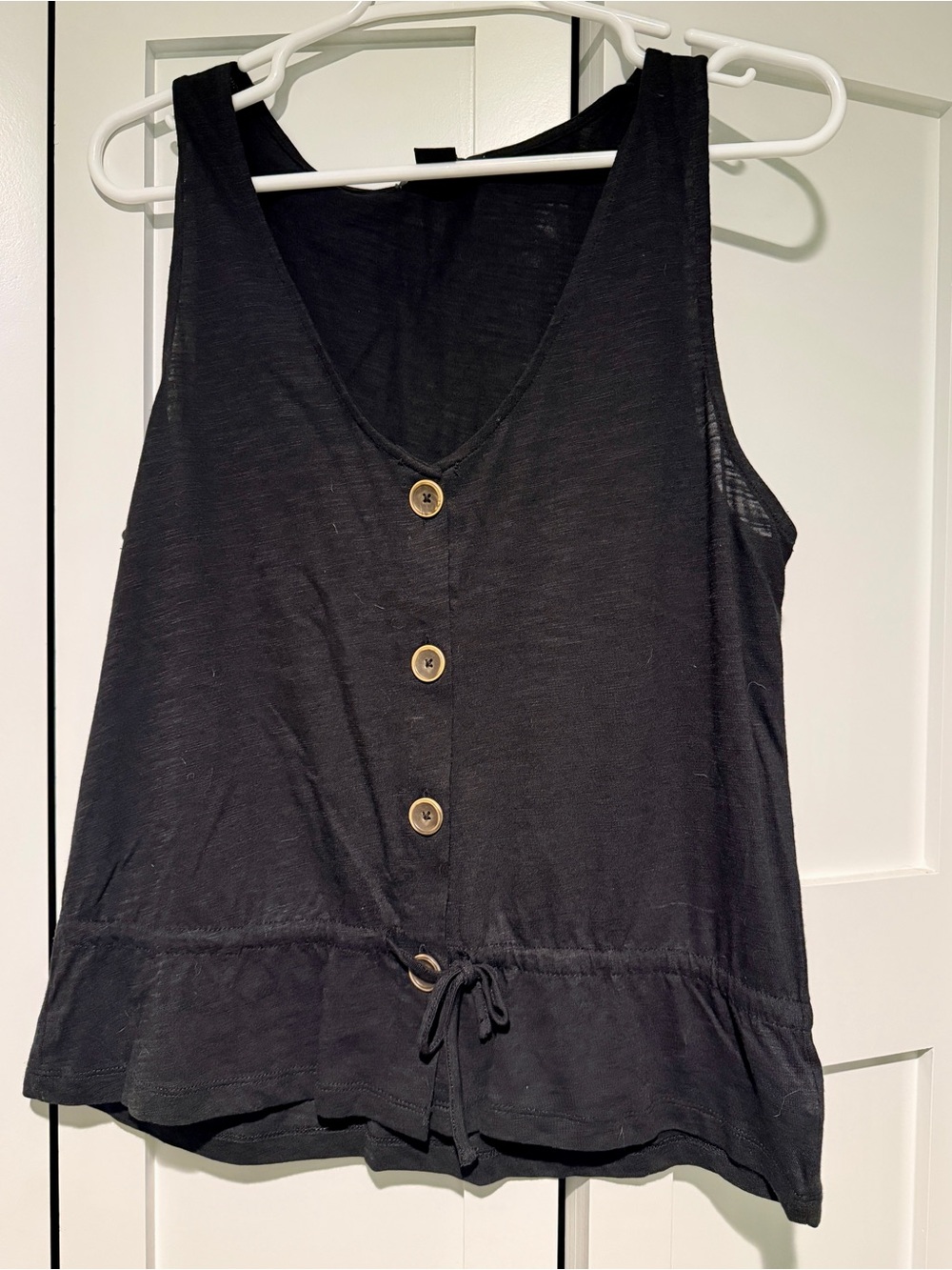 Sanctuary Black Button-Front Sleeveless Tie-Waist Top